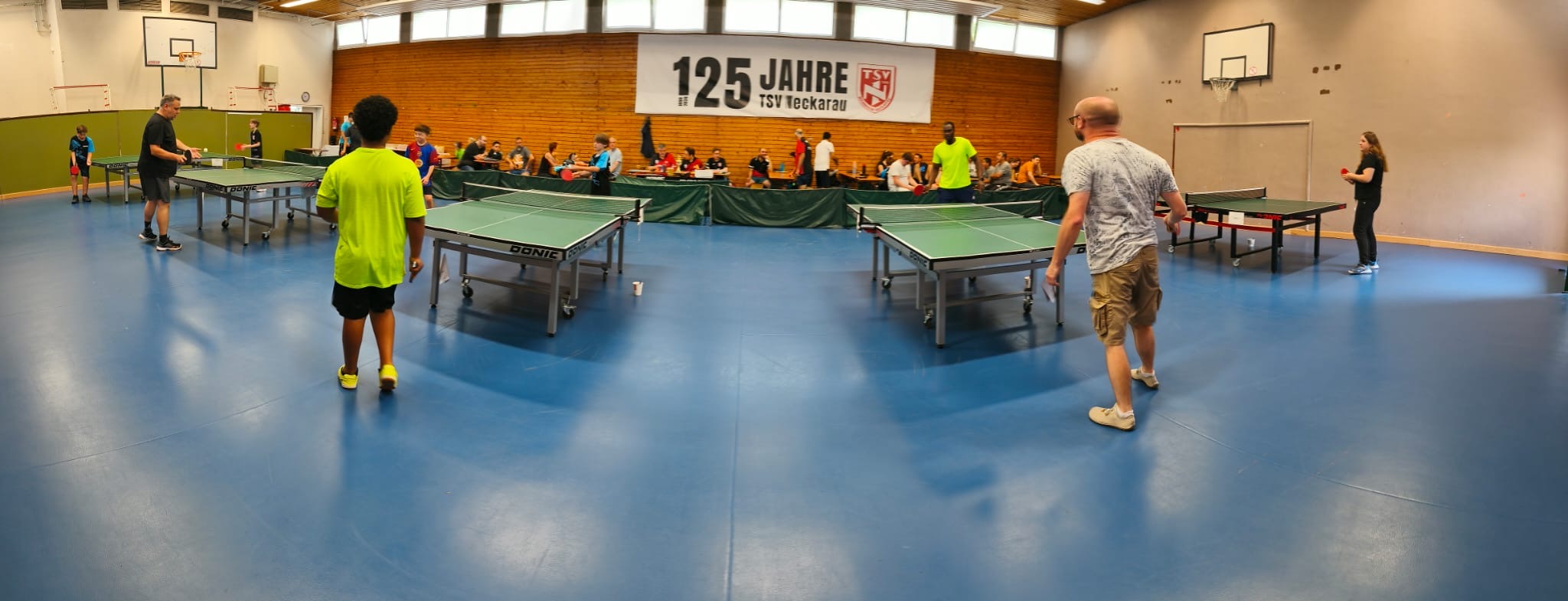 TT-Familienturnier beim TSV an 5 Tischen